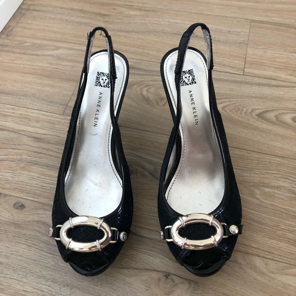 Anne Klein Black Heels with Gold Accents Size 7 - Picture 2 of 4